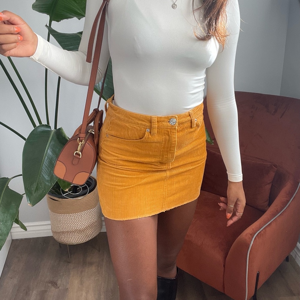 🍍 Yellow Corduroy Mini Skirt 🍍